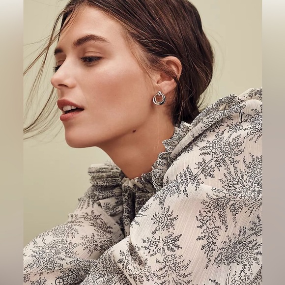 Ann Taylor shimmer paisley smocked ruffle top blouse size small - Picture 4 of 8